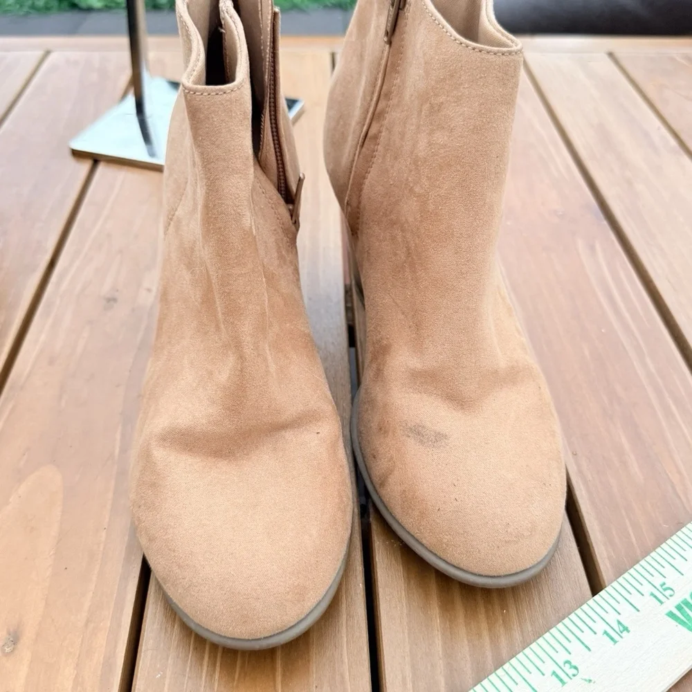 Old Navy Boots Womens 9 Ankle Booties Beige Faux Suede Side Zip Casual Heeled